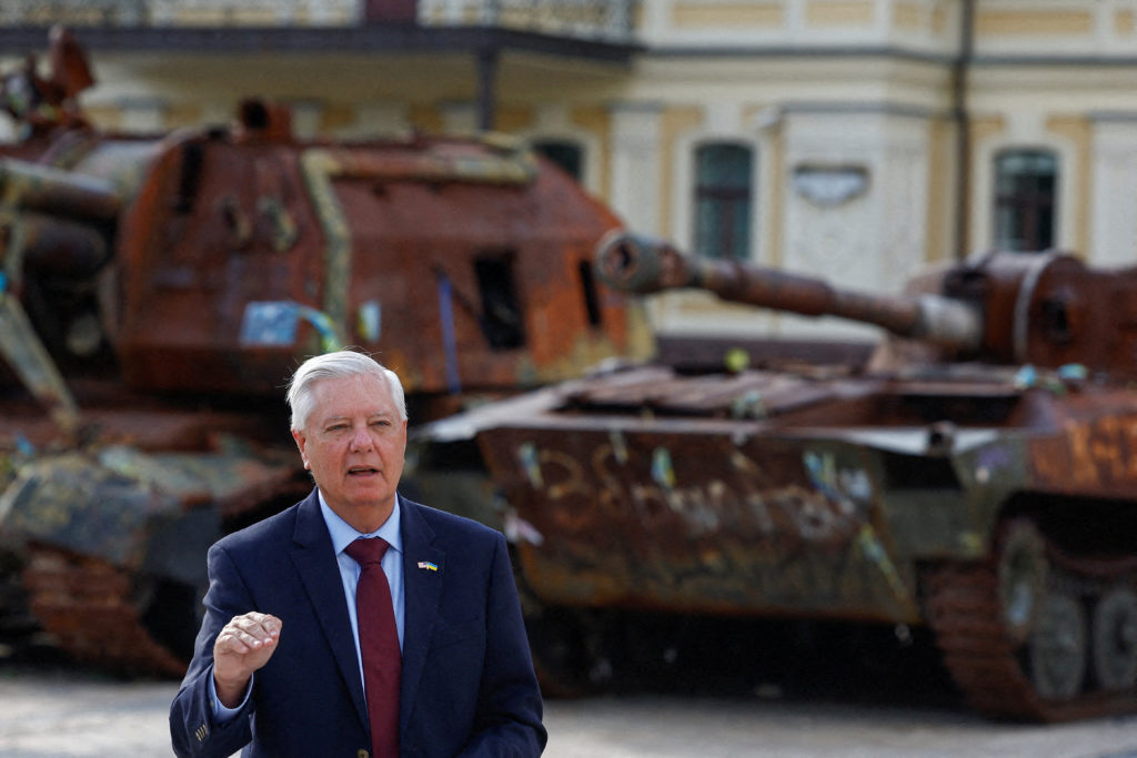 Source-feed image associated with Sen. Lindsey Graham's sudden death spurs false claims
