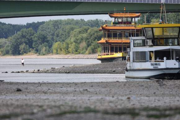 Source-feed image associated with Heat Pushes Rhine Toward 36-Year Low in Risk to Energy Supplies