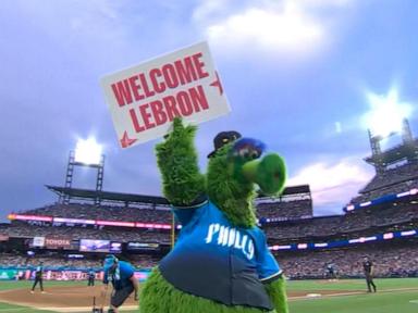 Source-feed image associated with WATCH: Philly goes wild for LeBron