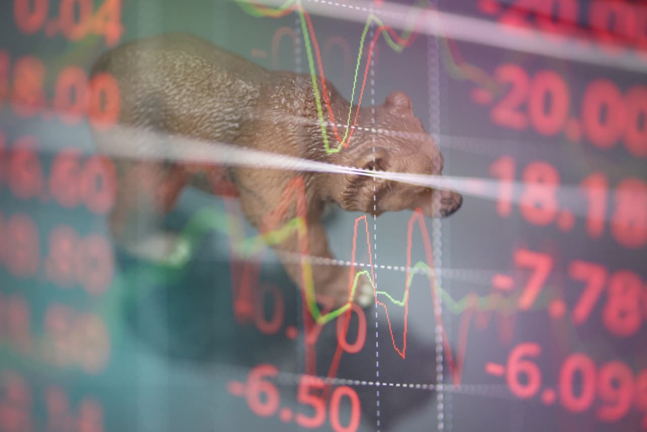 Source-feed image associated with S&P 500 sees $1.8 trillion wipeout, Nasdaq tallies biggest point drop on record: What investors need to know about Friday’s selloff