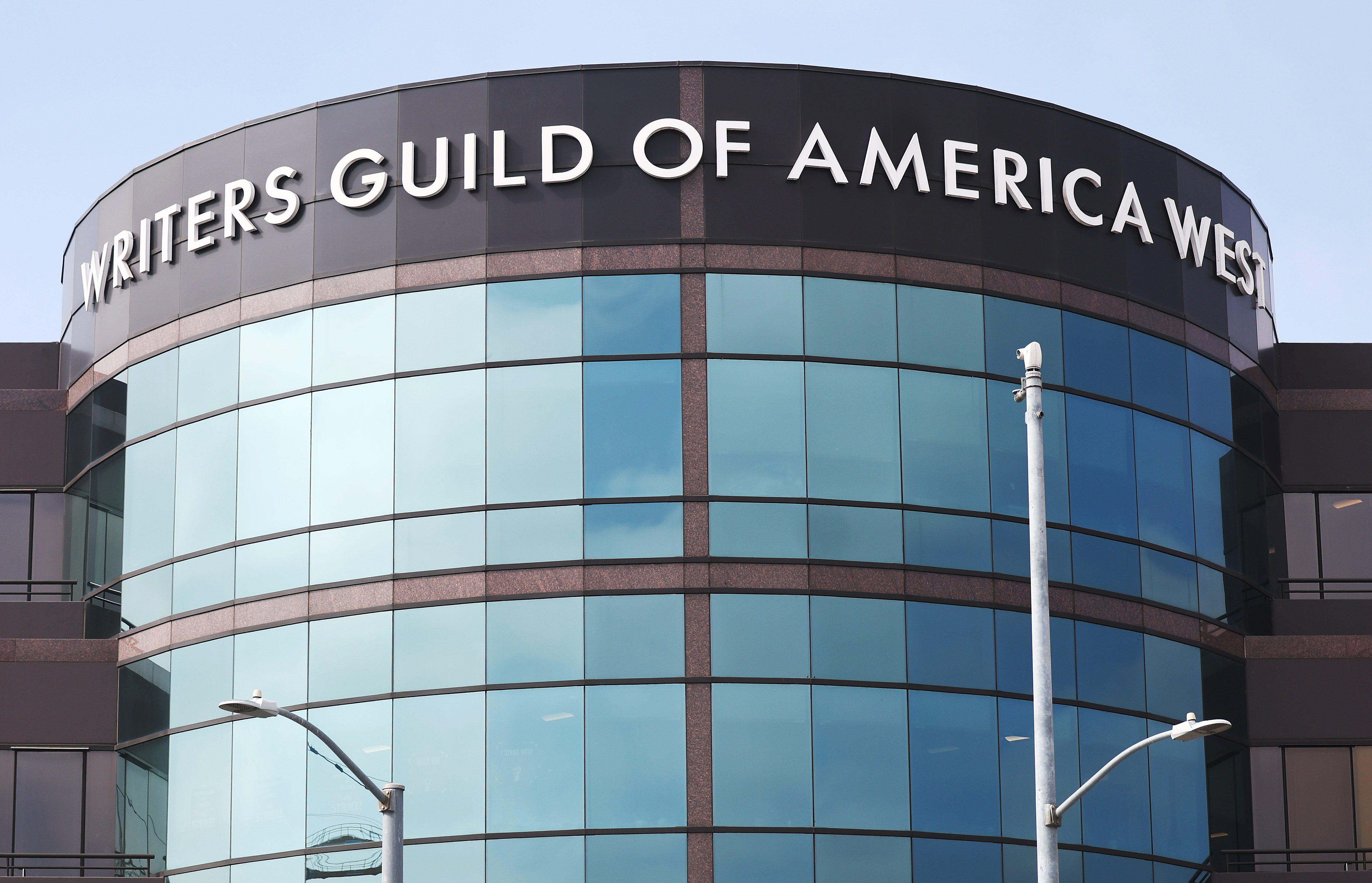 Image from linked report: WGA Settles Antitrust Lawsuit With Paramount Over Warner Bros. Discovery Merger