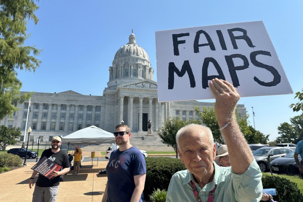 Source-feed image associated with Missouri's election maps in chaos after conflicting rulings