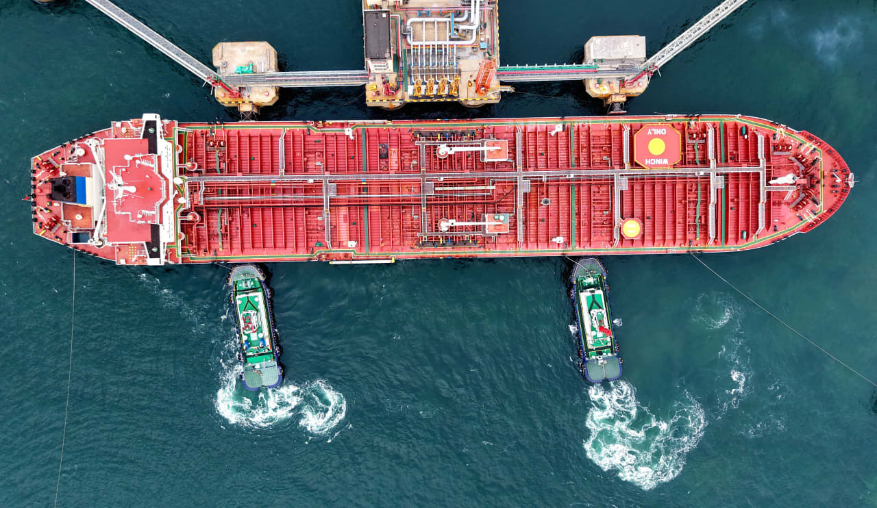 Source-feed image associated with Oil prices decline after U.S.-Iran agree to framework of peace deal