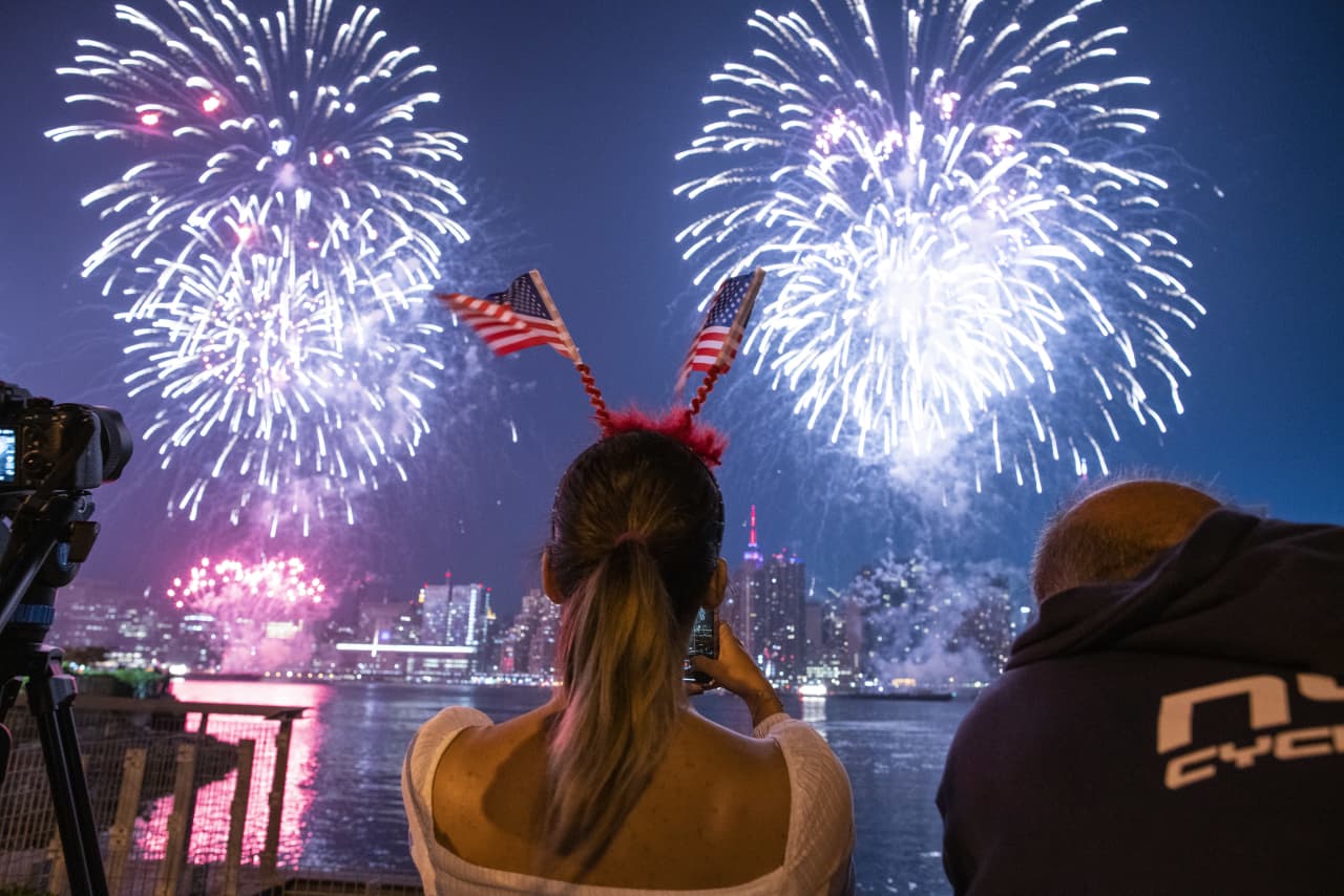 Source-feed image associated with Is the stock market open today? Here’s how Fourth of July weekend affects trading hours.