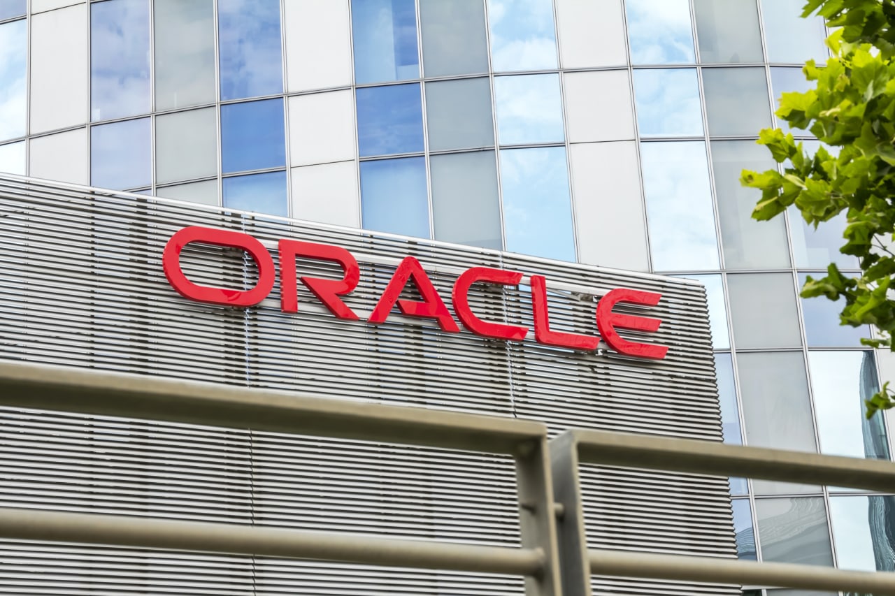 Source-feed image associated with Oracle’s stock gets a boost as the OpenAI ecosystem comes back into favor