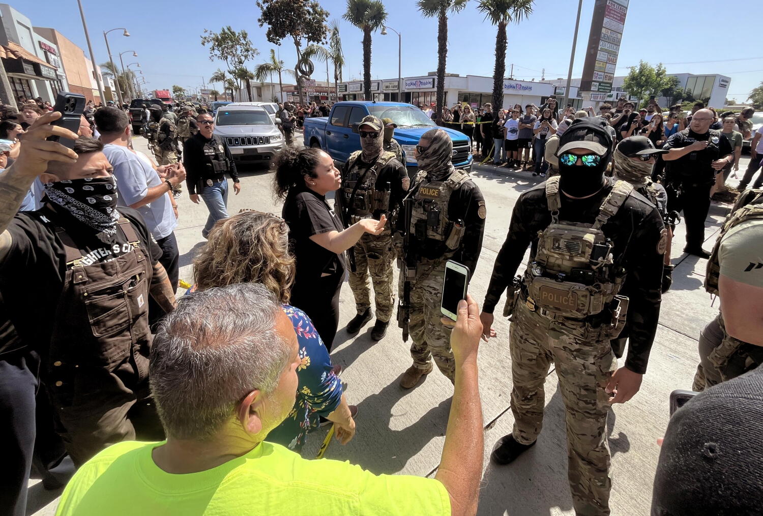 Source-feed image associated with California lawmakers push bill to ban shock gloves for federal agents