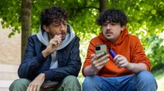 Source-feed image associated with Nicotine vapes better than gum or patches for quitting smoking, major review finds