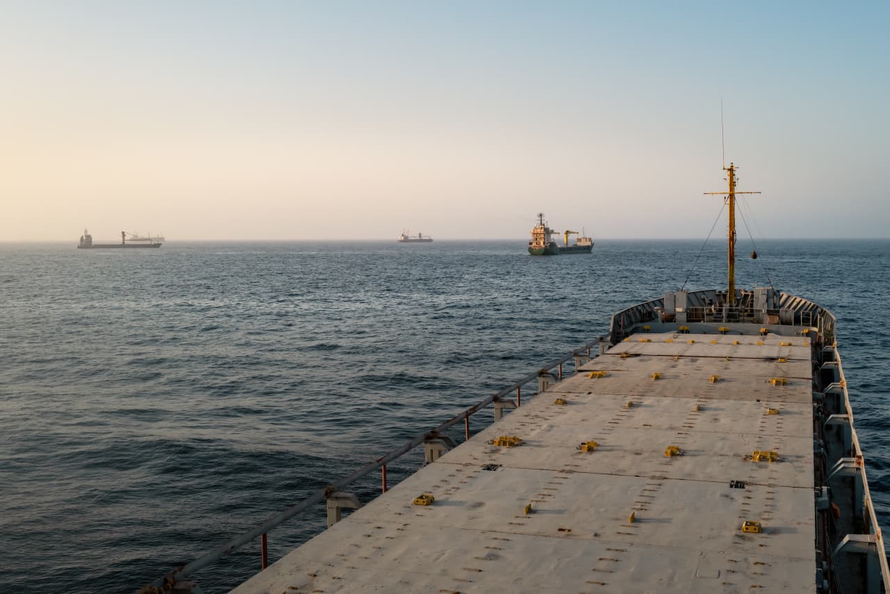 Source-feed image associated with Oil prices see largest one-day declines in two months amid pause in strikes