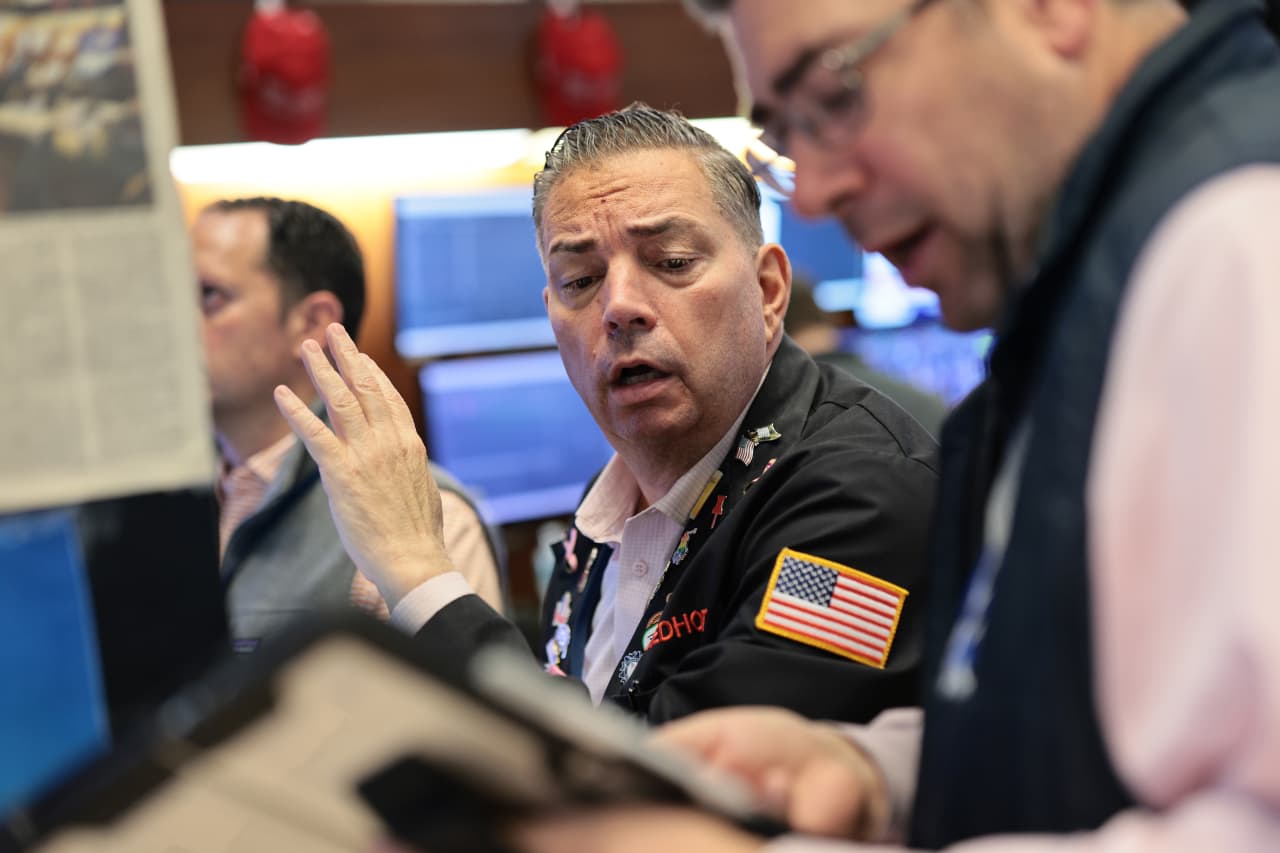 Source-feed image associated with ‘Nothing seems to shake this market.’ Why it’s time to go all-in on stocks, according to these bullish strategists.