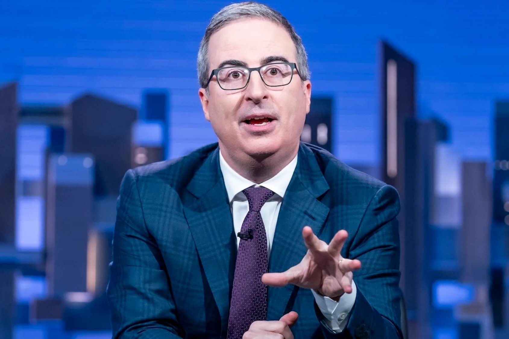 Source-feed image associated with John Oliver Exposes Trump and Fox News’ Jesse Watters Over Reflecting Pool Conspiracies