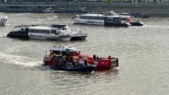Source-feed image associated with Officers hurt as police boat hits Westminster Bridge