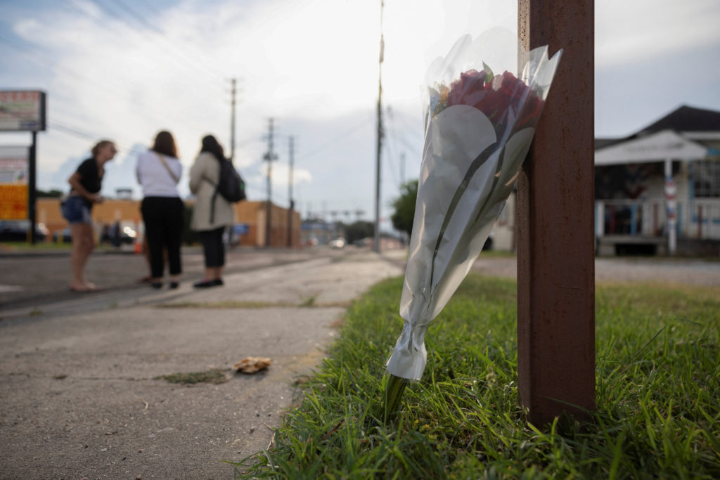 Source-feed image associated with Federal officials refusing to release name of ICE officer who fatally shot Lorenzo Salgado Araujo