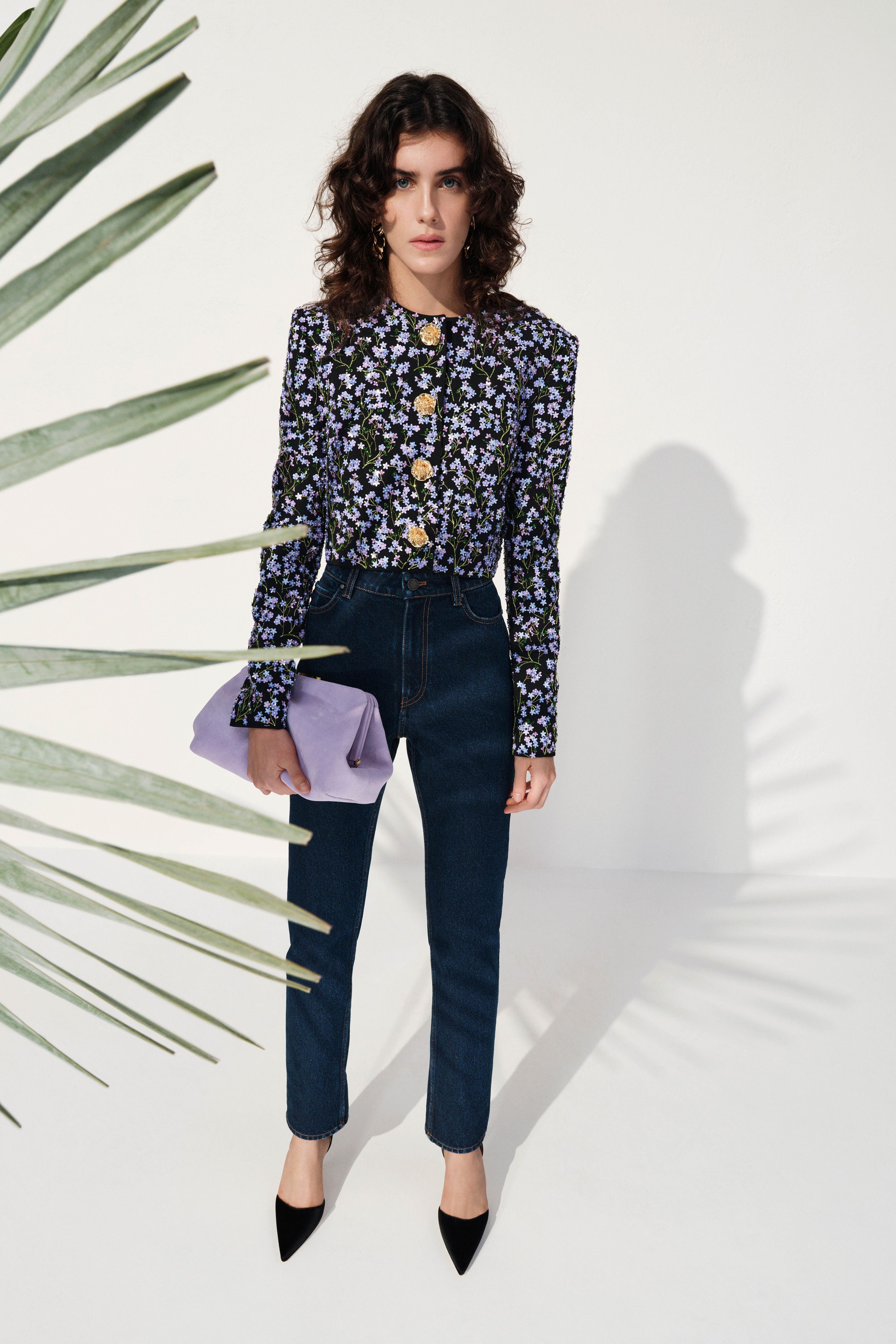 Source-feed image associated with Carolina Herrera Resort 2027
