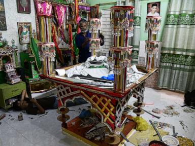 Source-feed image associated with Pakistani Hindus join Shiite Muslims in Muharram observances honoring Imam Hussein