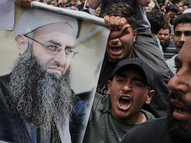 Source-feed image associated with Lebanon passes a controversial general amnesty law