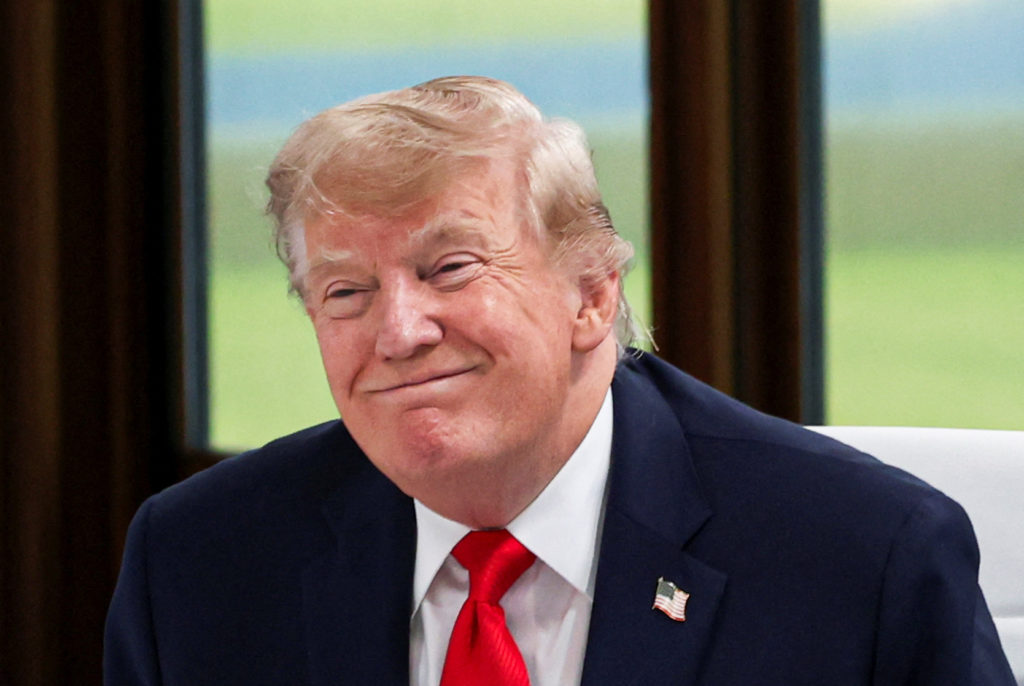 Source-feed image associated with WATCH: Trump says he 'wouldn't mind' sending Iran deal memo to Congress