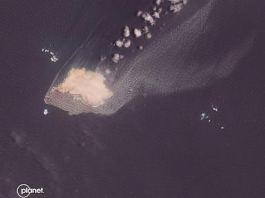 Source-feed image associated with Oil leak spreads from a sanctioned tanker grounded off Oman, images show