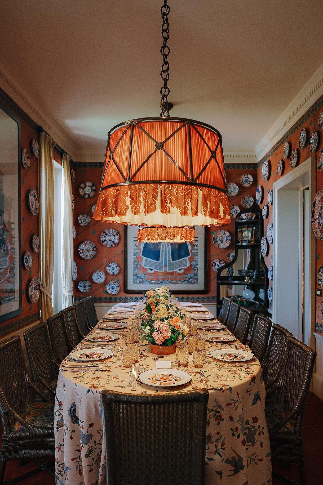 Image from linked report: How to Throw a Proper Italian Dinner Party, According to 5 Locals