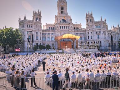 Source-feed image associated with 1 million turn out for pope's Mass in Spain and iconic procession