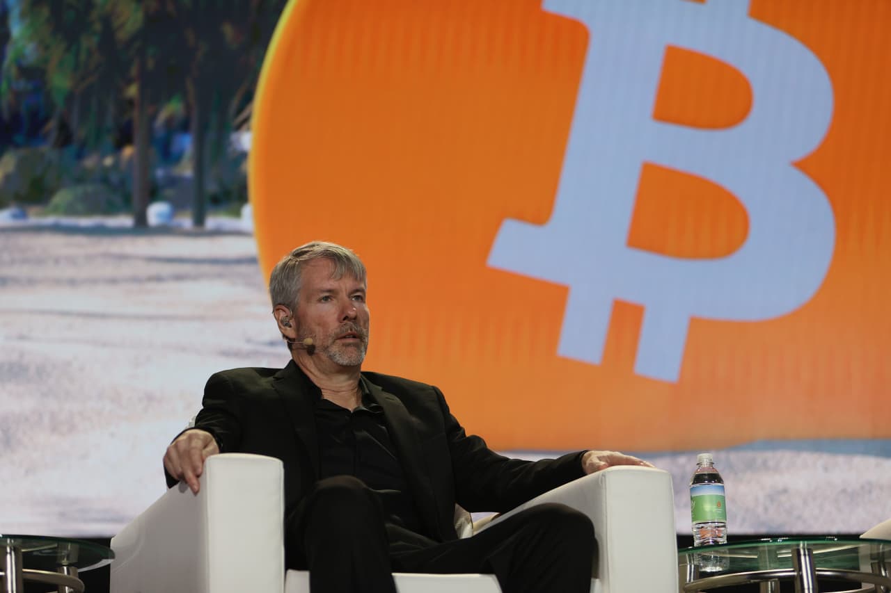 Source-feed image associated with Strategy’s stock drops after rare bitcoin sale tests ‘never sell’ narrative