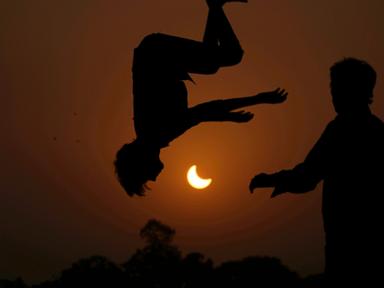Source-feed image associated with One Tech Tip: Using your smartphone to capture the August total solar eclipse over Europe