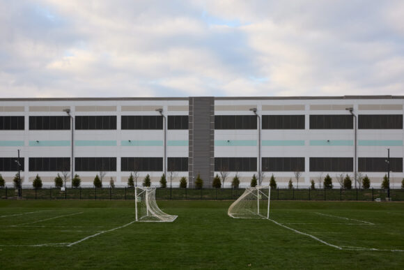 Source-feed image associated with Ohio to Halt Data Center Tax Credits as Opposition Grows