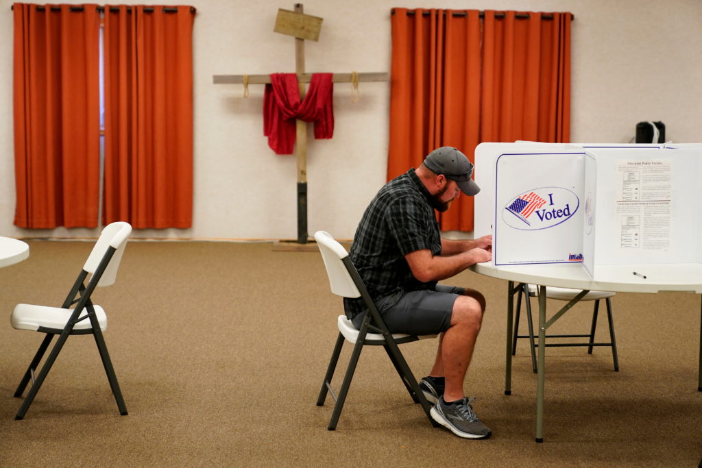 Source-feed image associated with Oklahoma begins choosing a new U.S. senator and governor in crowded primary