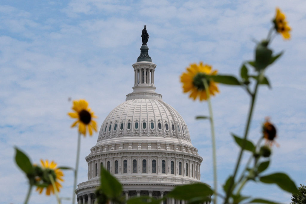 Source-feed image associated with Senate leaders reach funding deal to avoid shutdown during campaign season