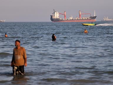 Source-feed image associated with Oil tanker navigates Strait of Hormuz despite threats from Iran's Revolutionary Guard