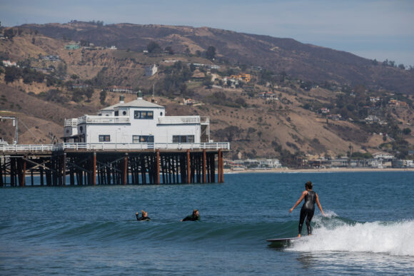 Source-feed image associated with Los Angeles Faces Days of 100F Heat as Southwest Fire Risk Grows