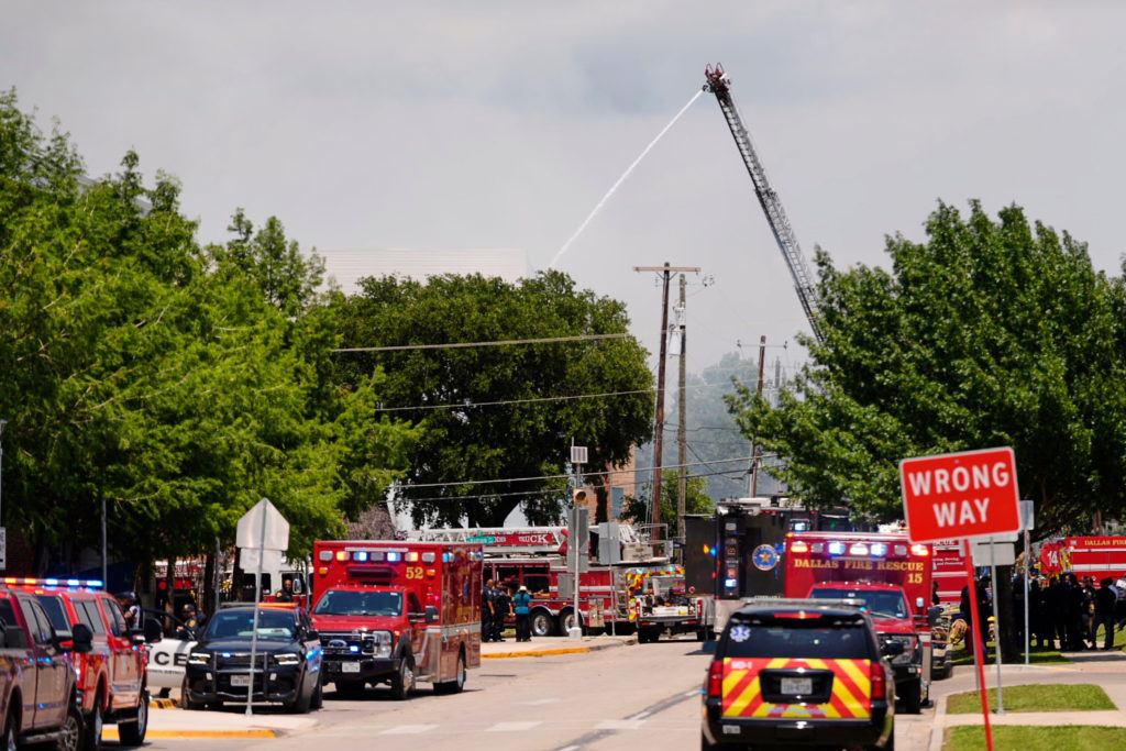 Source-feed image associated with Explosion and fire at Dallas apartment causes fatalities, search for missing continues