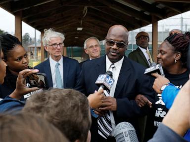 Image from linked report: Curtis Flowers, a Black man whose death sentence was tossed by Supreme Court, dies