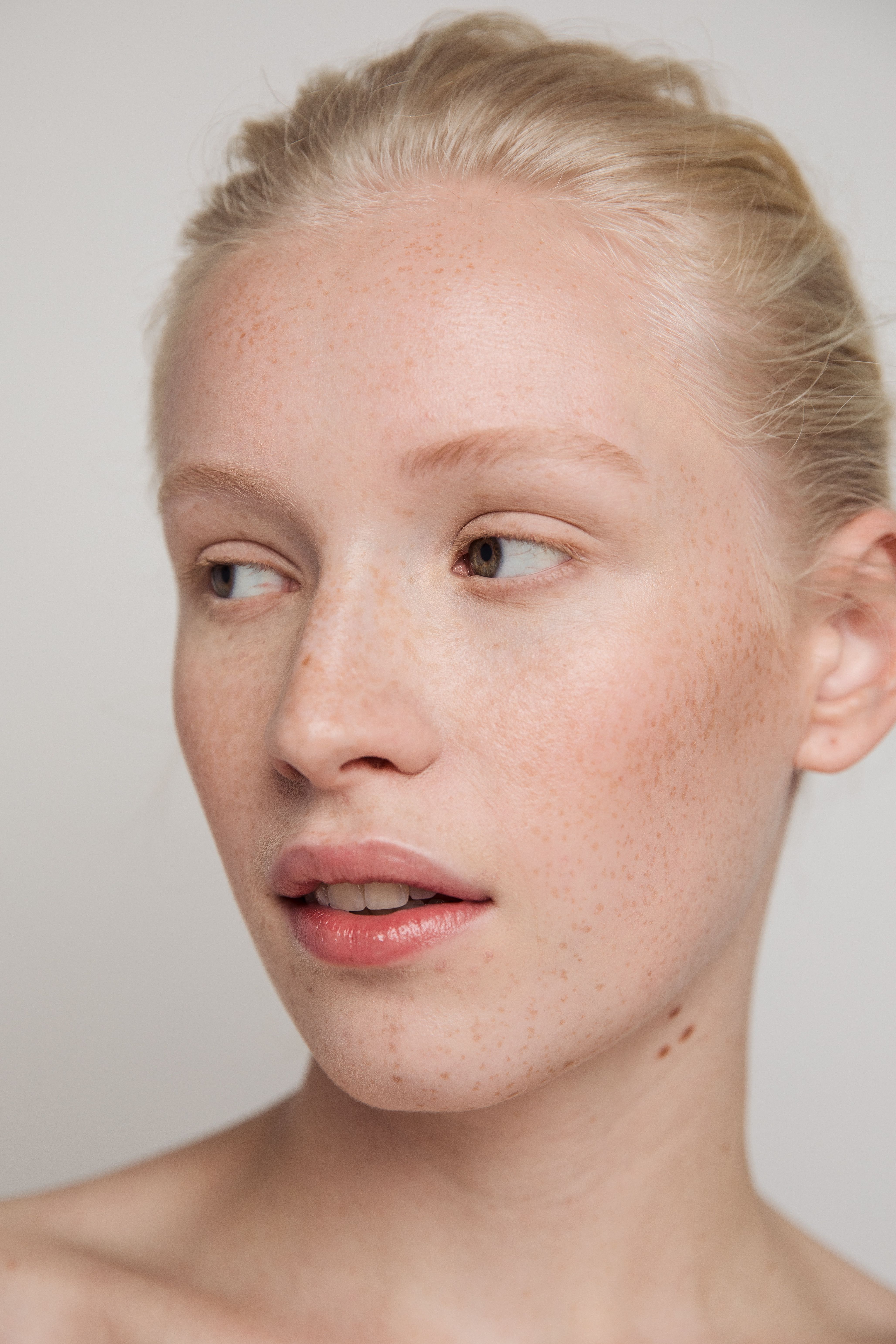 Source-feed image associated with The Best Azelaic Acid Products Tackle Breakouts, Dark Spots, and Redness All at Once