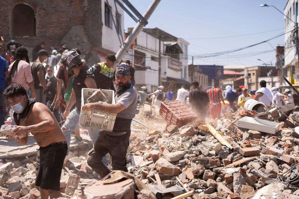 Source-feed image associated with At least 69 dead after 7.4 magnitude earthquake strikes western Colombia