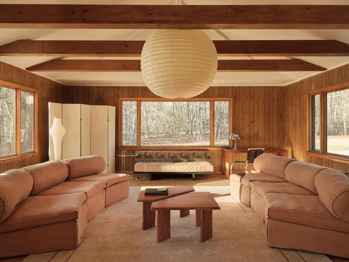 Source-feed image associated with 32 Best Airbnbs in Upstate New York for a Weekend Away from the City 2026