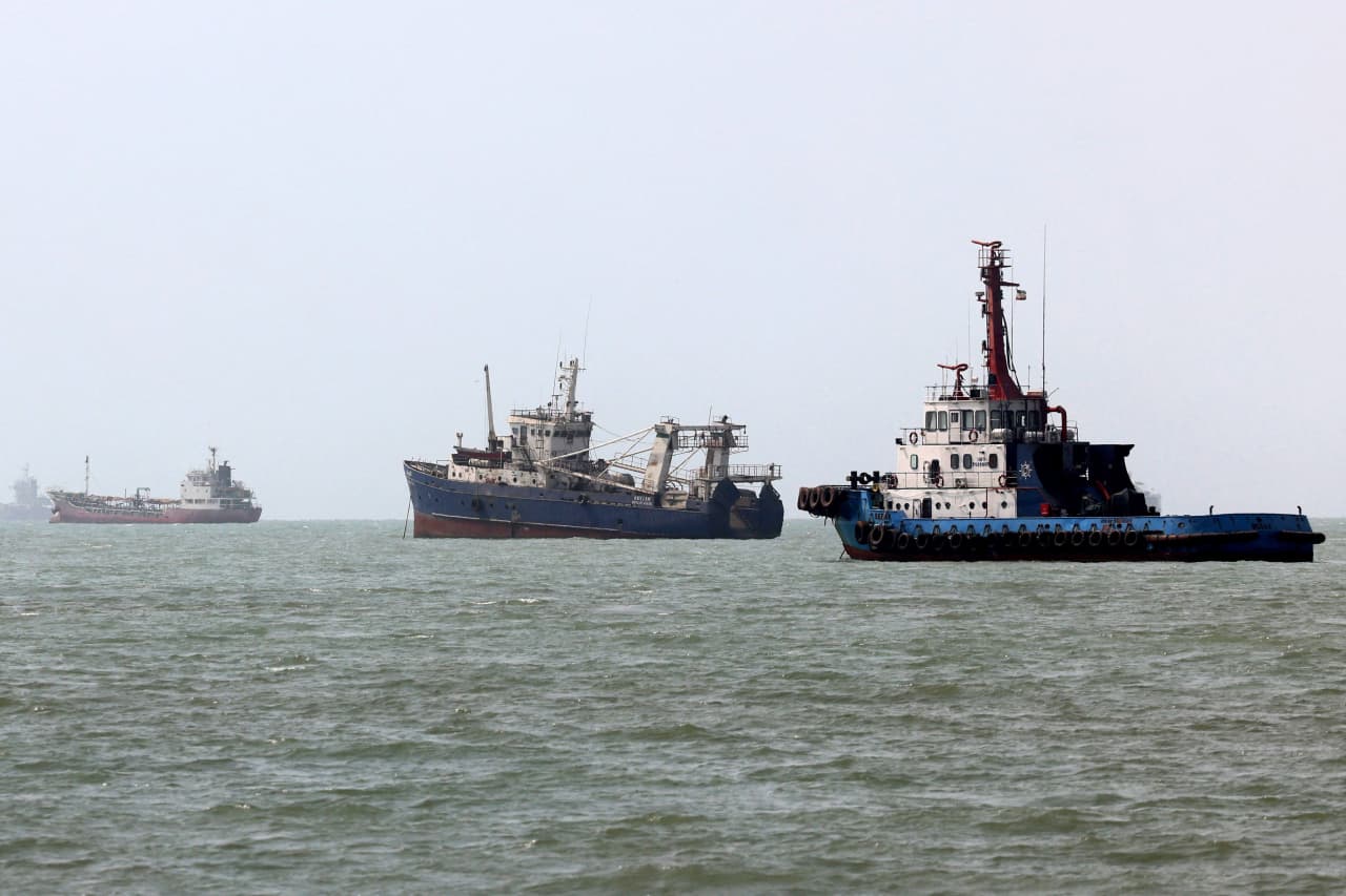Source-feed image associated with Brent oil tops $90 after first U.S. and Iran fighting in a month