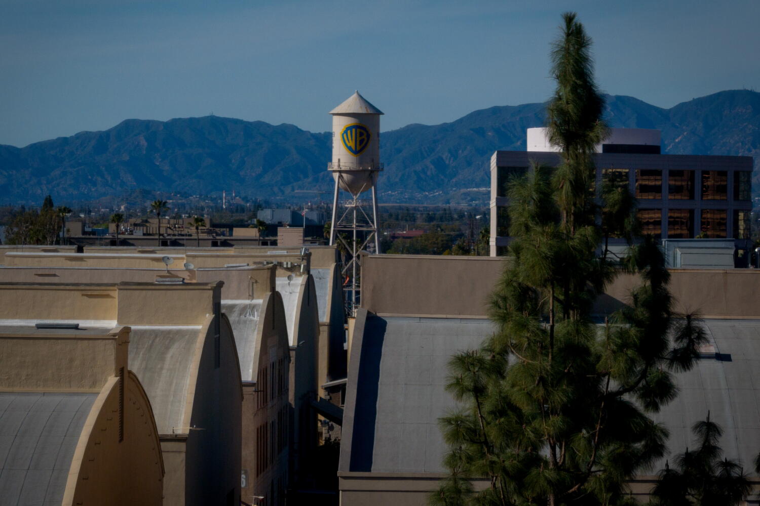 Image from linked report: Paramount, attorneys general settle lawsuit, clearing a path for Warner Bros. merger