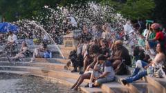 Source-feed image associated with Dangerous heatwave to hit US ahead of holiday weekend