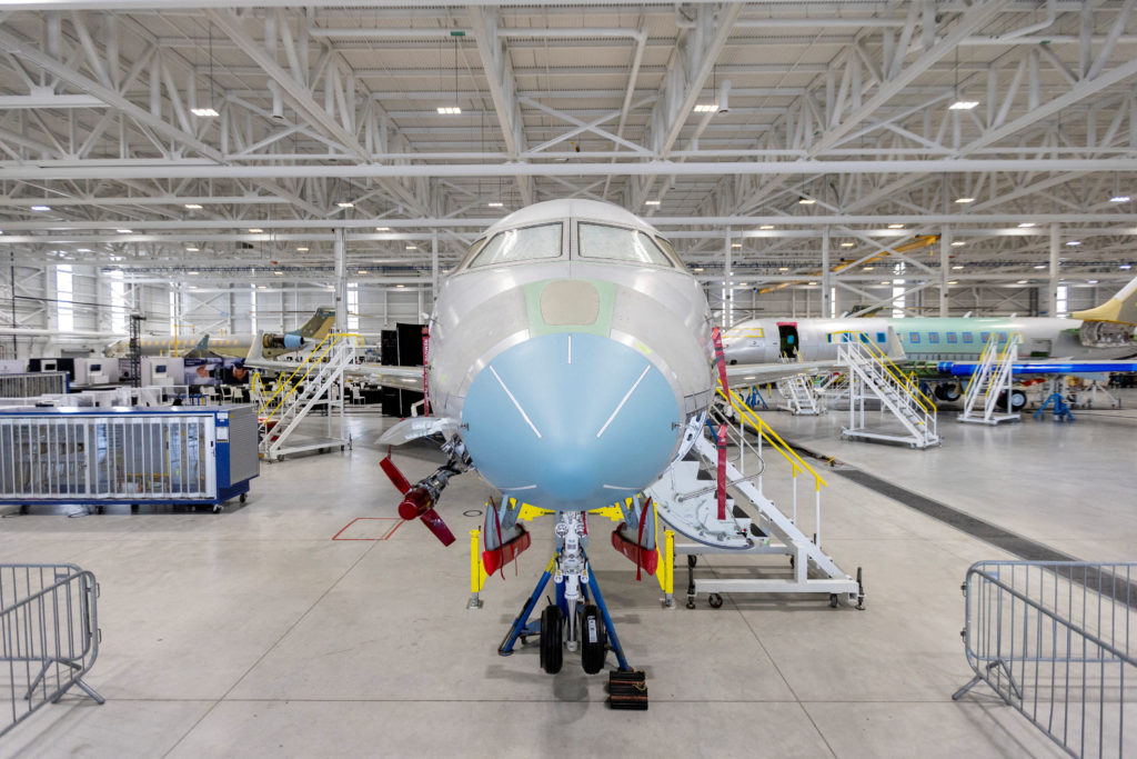 Source-feed image associated with Trump threatens Canadian jetmaker Bombardier despite its extensive U.S. footprint