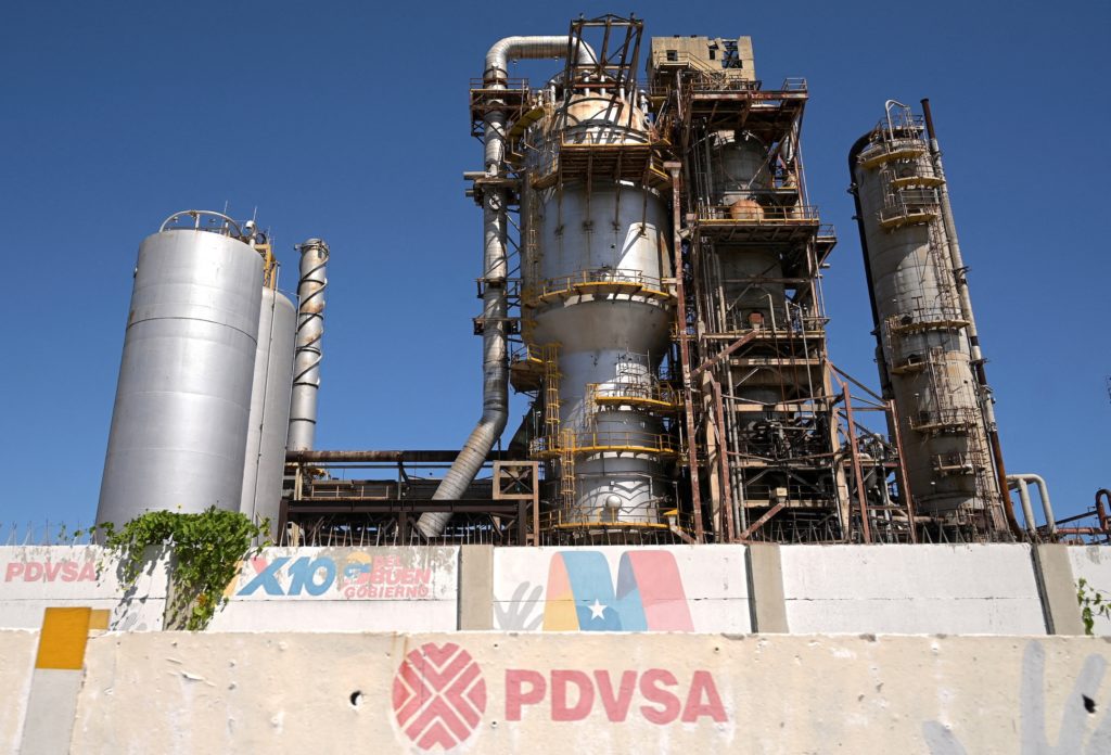 Source-feed image associated with Analyst breaks down challenges U.S. will face to unlock Venezuela's oil