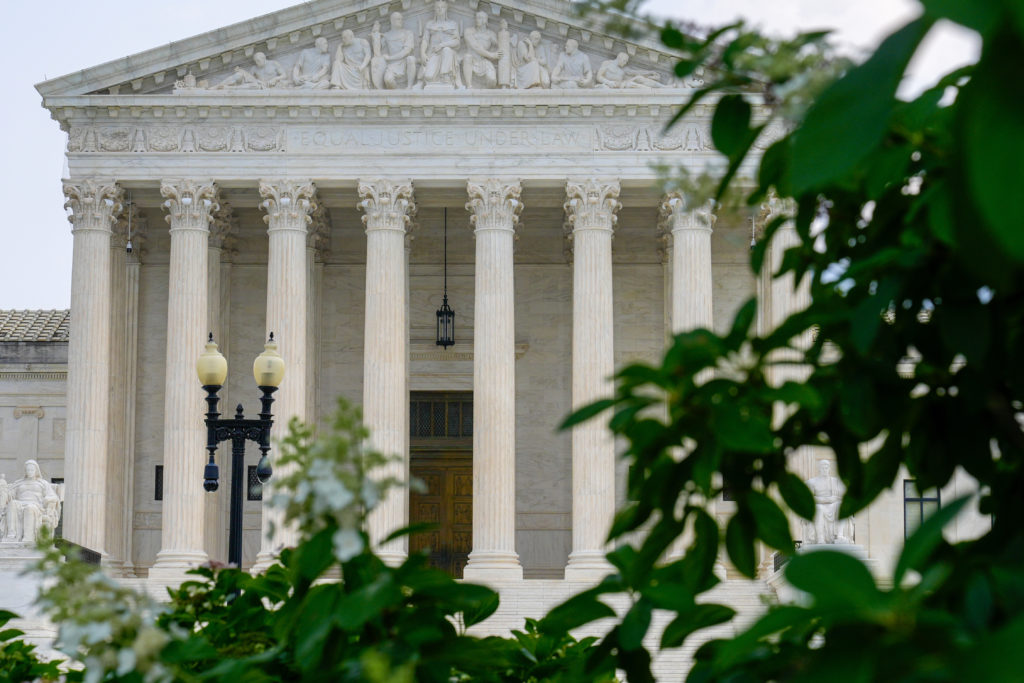 Source-feed image associated with Supreme Court won't halt $656 million judgment against the PLO and Palestinian Authority