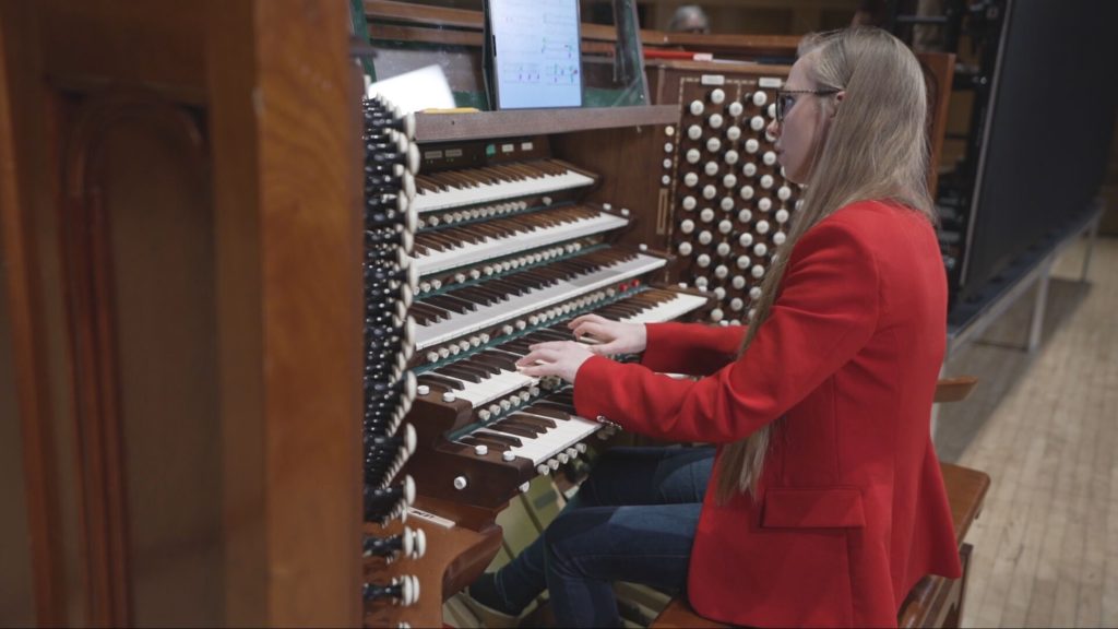 Source-feed image associated with Musical phenom introduces an old instrument to new audiences