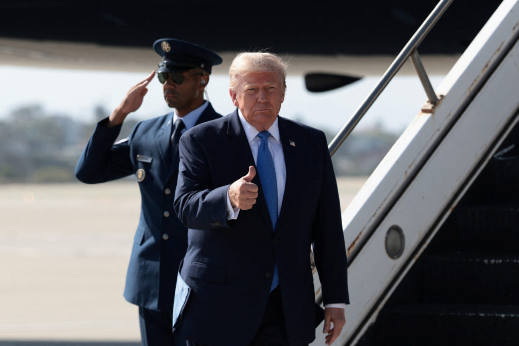Source-feed image associated with WATCH: Trump talks about the economy in Las Vegas