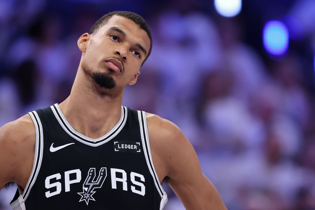 Source-feed image associated with DraftKings and FanDuel are likely to lose money on the NBA Finals — whether the Knicks or Spurs win