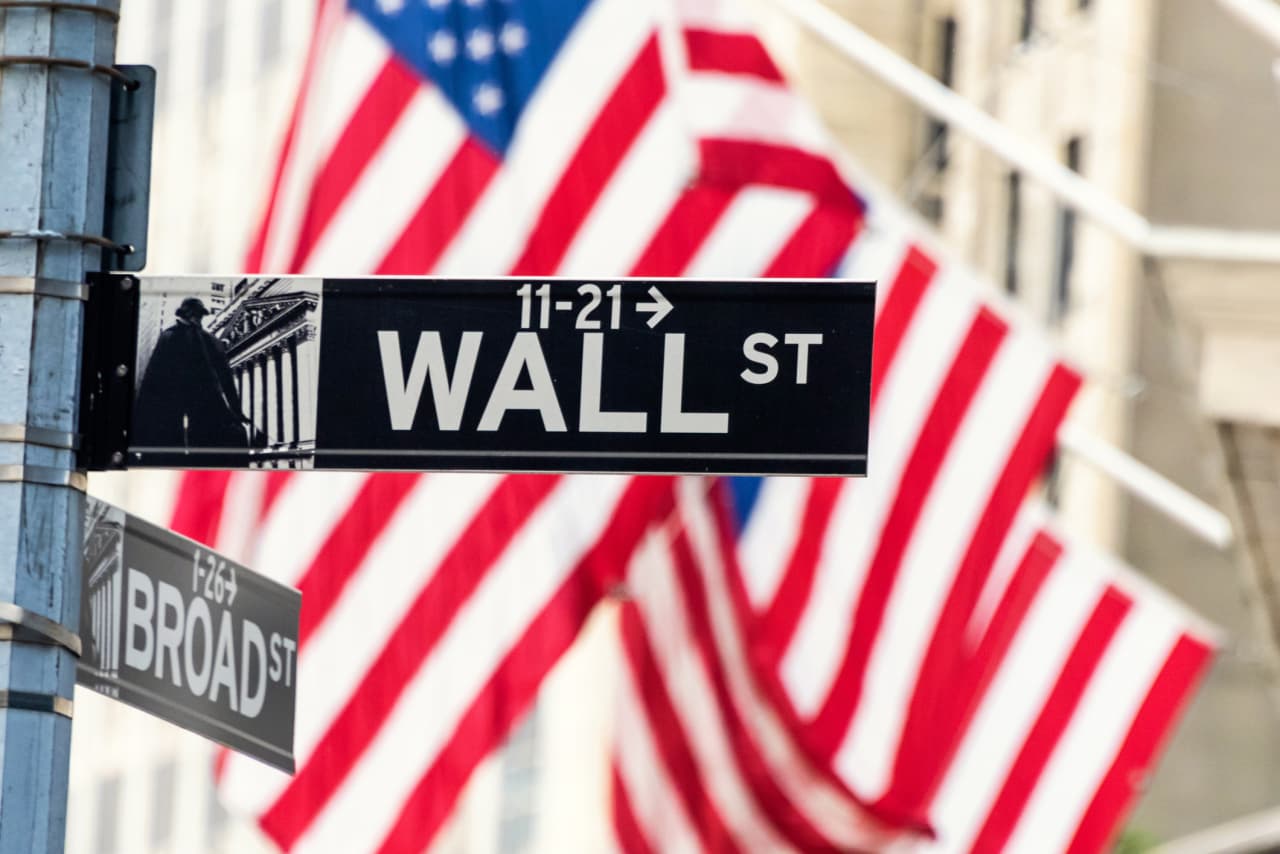 Source-feed image associated with Is the stock market open on Labor Day? What about bond trading? Will the post office deliver mail?