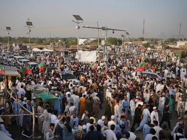 Image from linked report: Imran Khan supporters march in Pakistan to demand his release after talks failed