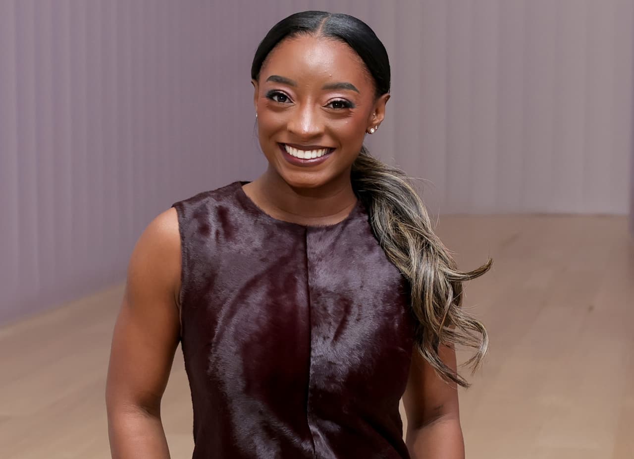 Image from linked report: Simone Biles and Jonathan Owens list a $1.2 million Texas home near Houston