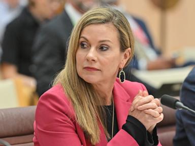 Source-feed image associated with Australian prime minister condemns delay of changes to child social media ban