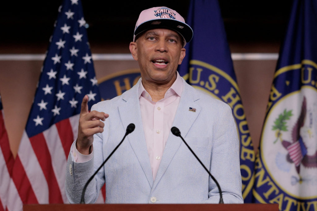 Source-feed image associated with Bill Pulte 'deeply unqualified' to lead U.S. intelligence efforts, Jeffries says