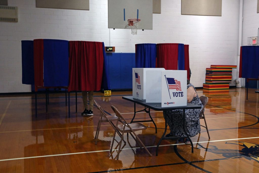Image from linked report: New poll reveals how Trump's low approval might affect midterms